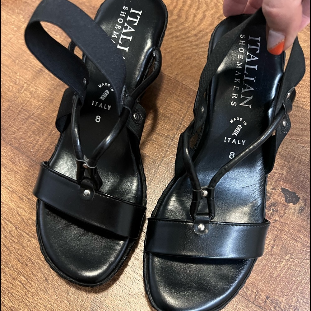 😍 NWOT Women’s Size 8 Black Italian Shoemaker Strappy Sandals w Wedge Heel